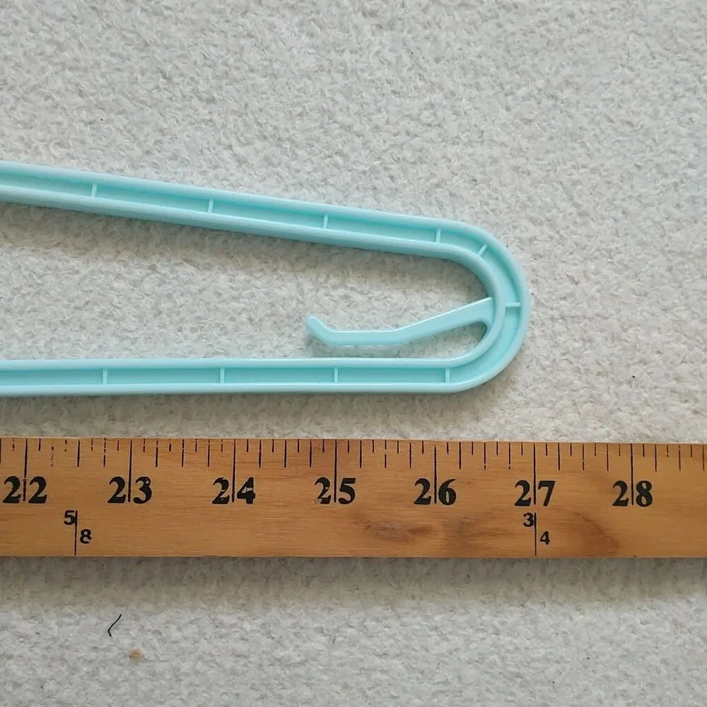 Adjustible Top Hangers For Plus Size Tops Plastic Multicolor Lot Of 4